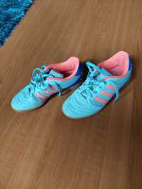 Sapatilha futsal adidas sala