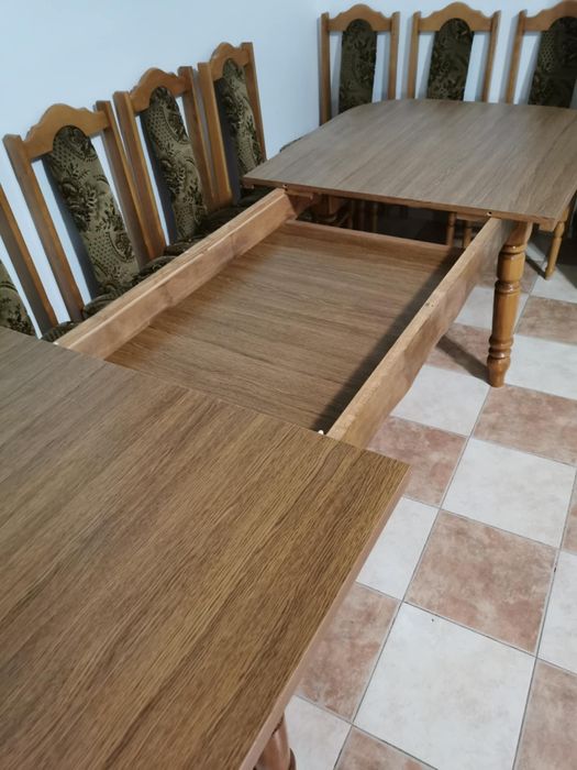 Do salonu, stół, 10x krzeseł, komoda, kredens