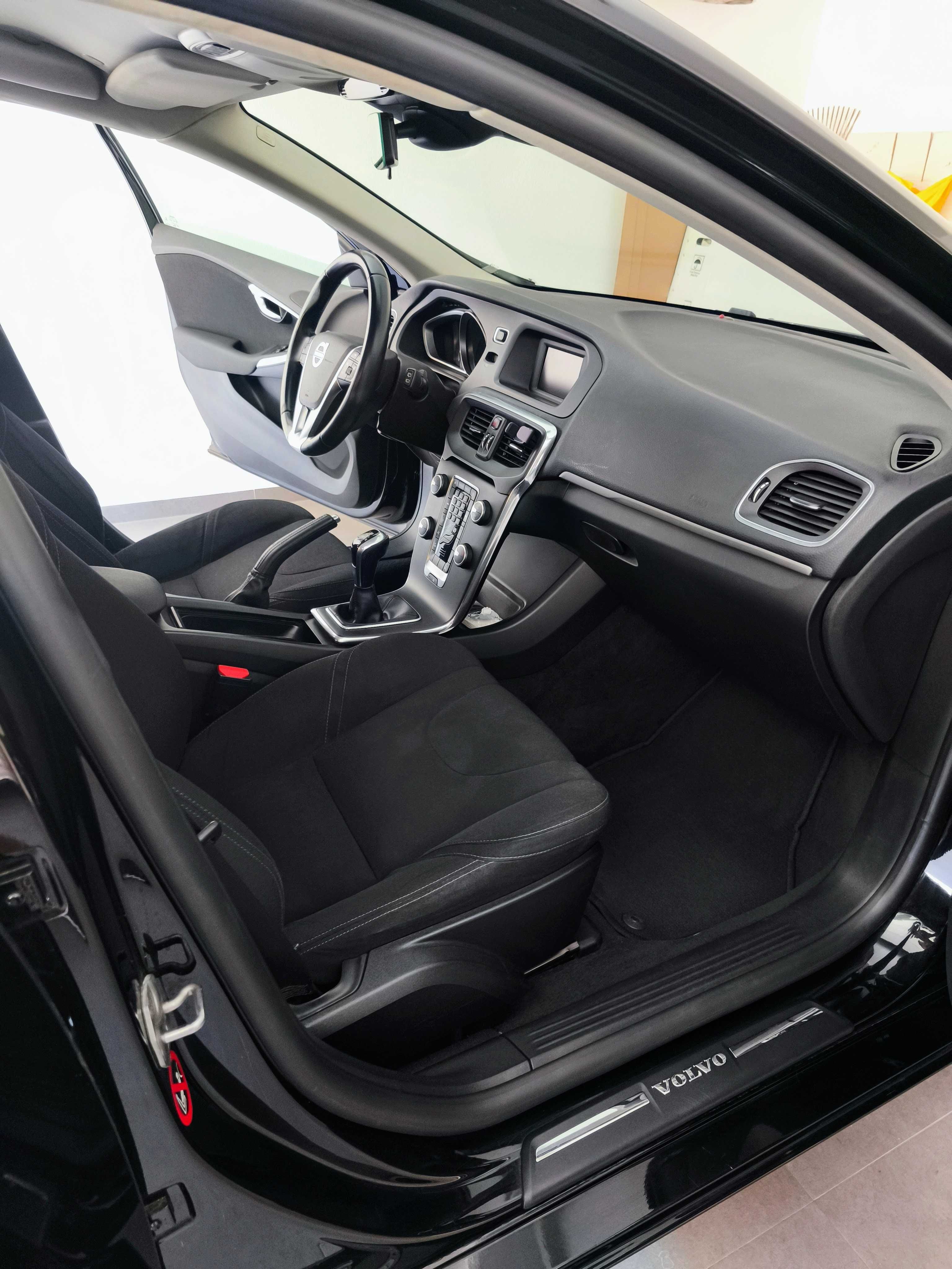 Volvo V40 2.0 D2