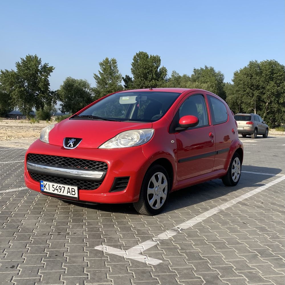 Peugeot 107 2011 року