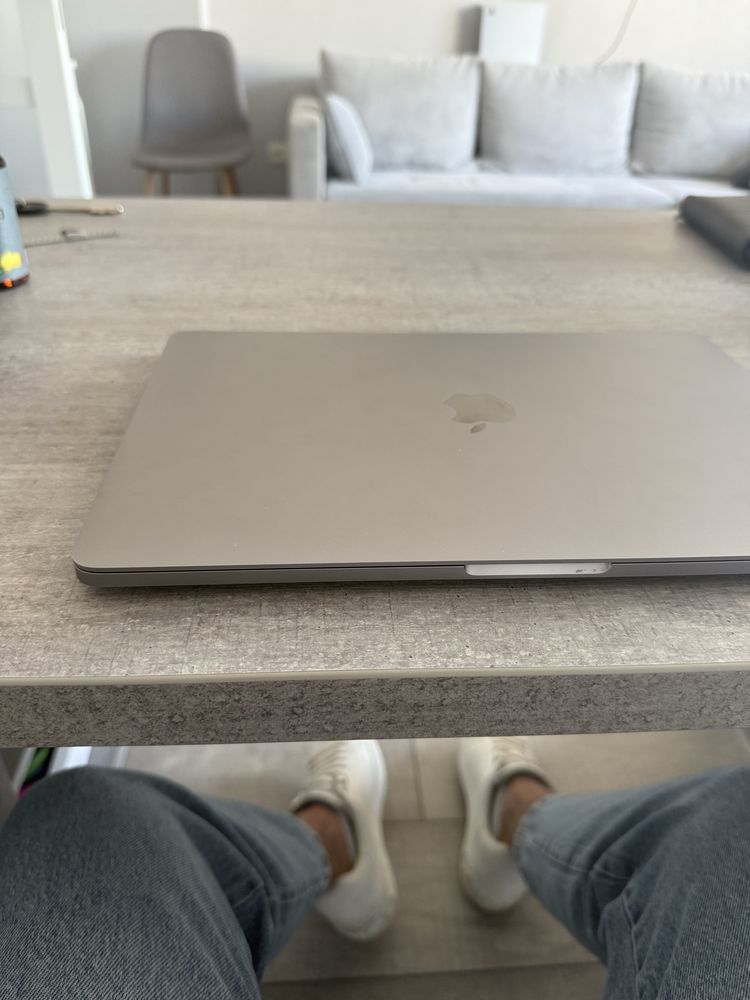 MacBook Pro M2, Space Gray