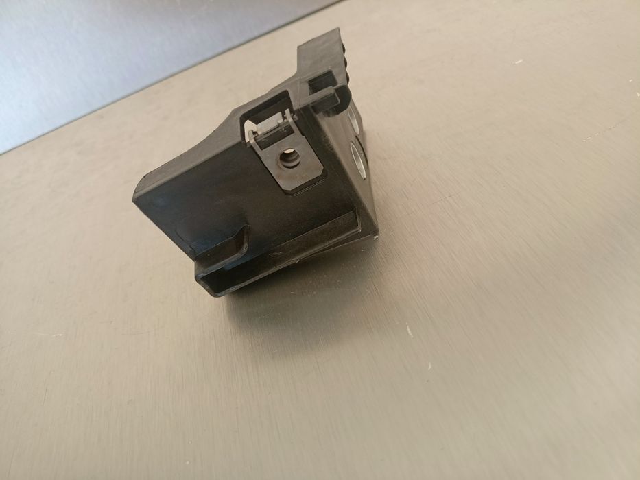 Renault Megane IV 4 wspornik mocowanie lampy prawy przód ślizg prawej