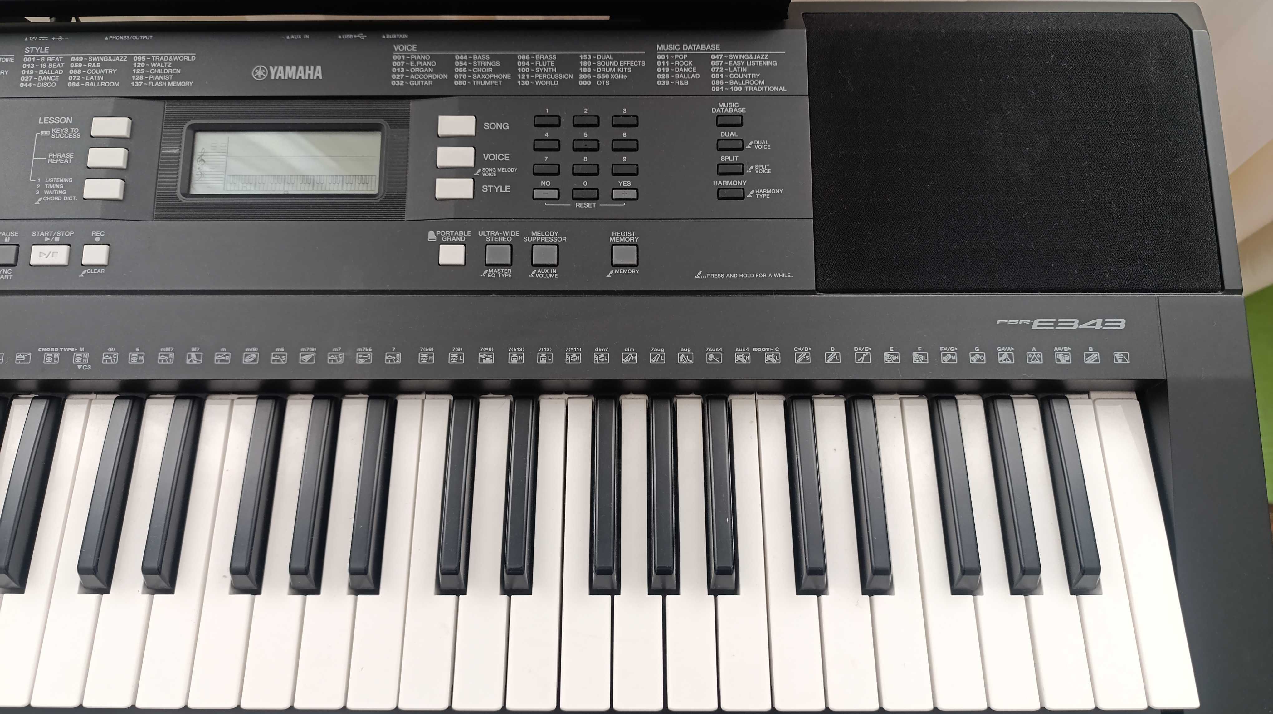 Синтезатор Yamaha psr e343