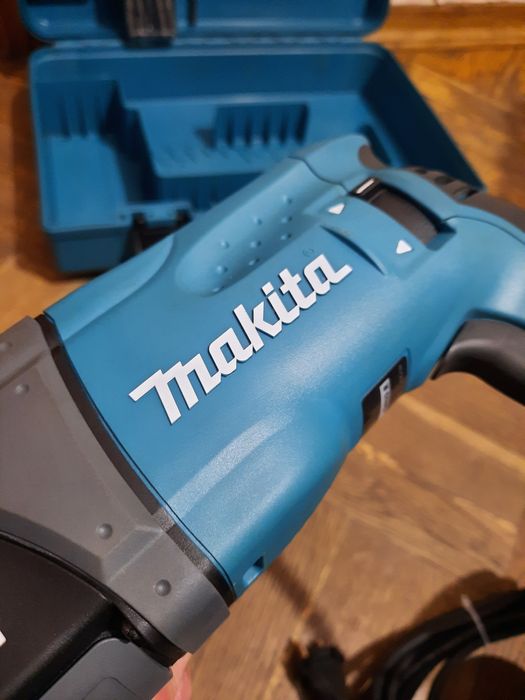 Стан нового,оригінал!!Перфоратор Makita HR 2470,780вт,2.4дж+свердла