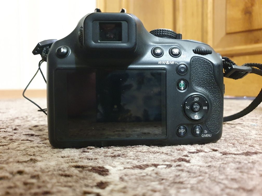 Новий фотоапарат Panasonic DMC-FZ72 lumix