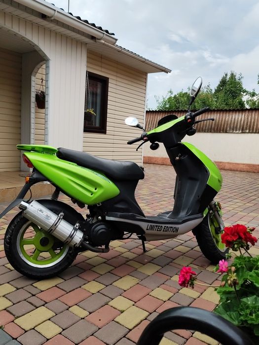 Продам скутер "Hussar -50".