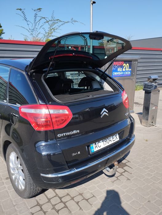 Авто має страховку