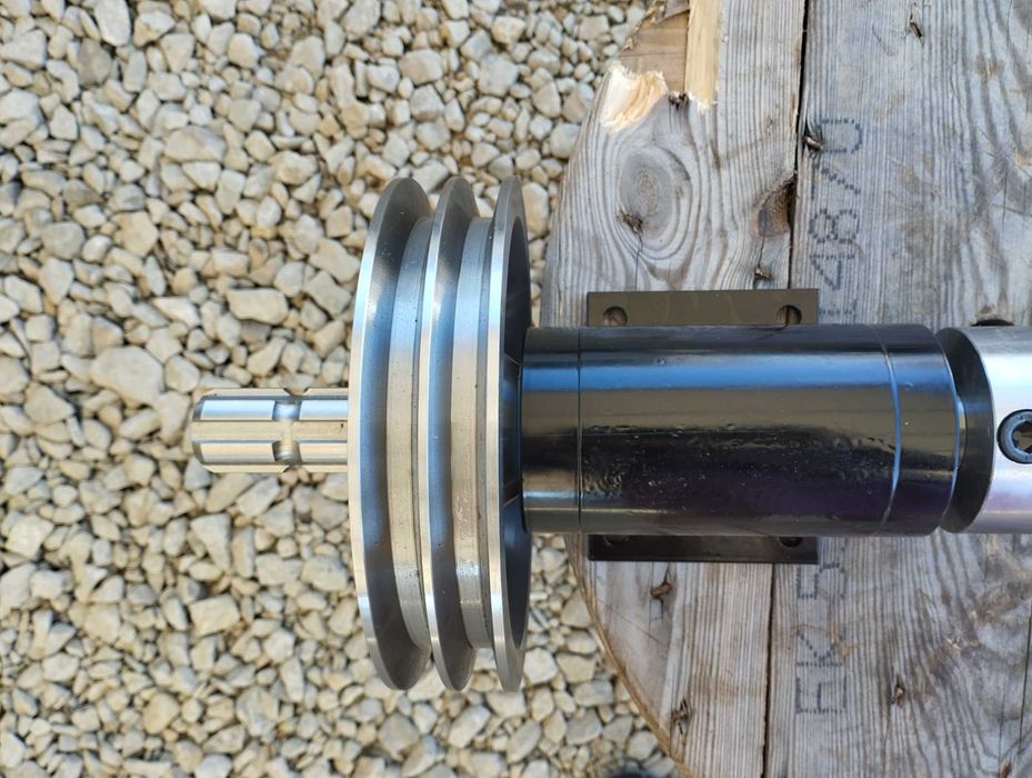 Łuparka świdrowa doi ciągnika WOM z kołem pasowym / świder 100mm