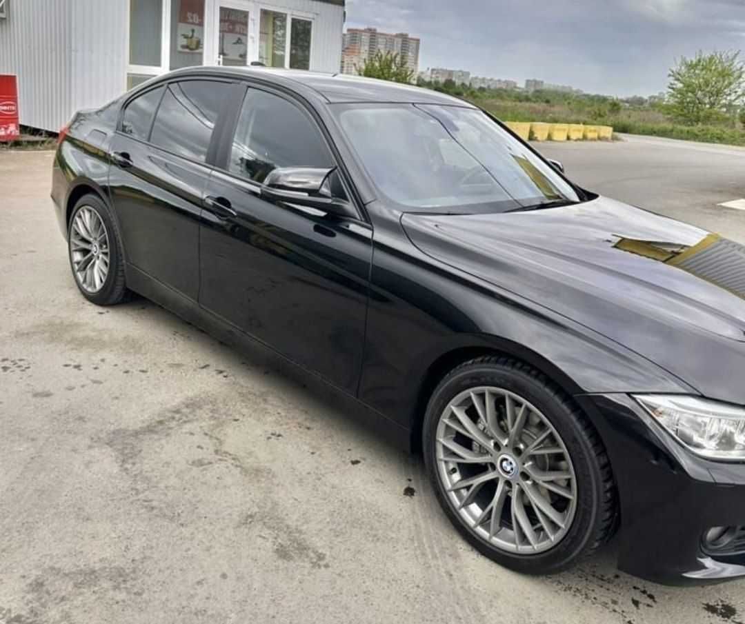 Bmw 320i 2.0 AT 2013