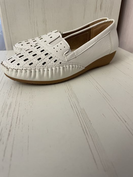 Шкіряні мʼякі мокасини