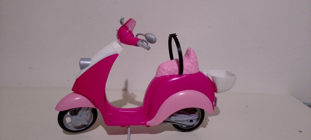 Mota da Barbie bom estado