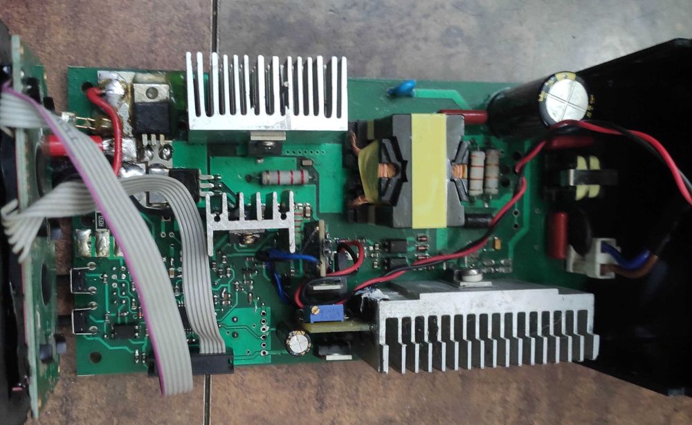 Полуавтоматическое адаптивное зарядное устройство Сороки Версия4