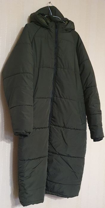 Пуховик жіночий  довгий кольору хакі  утеплений