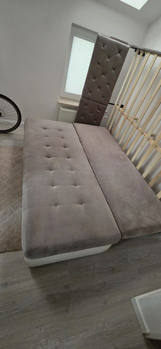 Sofa rozkładana z pojemnikiem na pościel