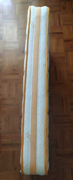 COLCHÃO DE MOLAS para criança  - impecável