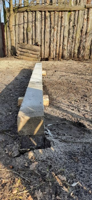 Бетонні стовпці для огорожі