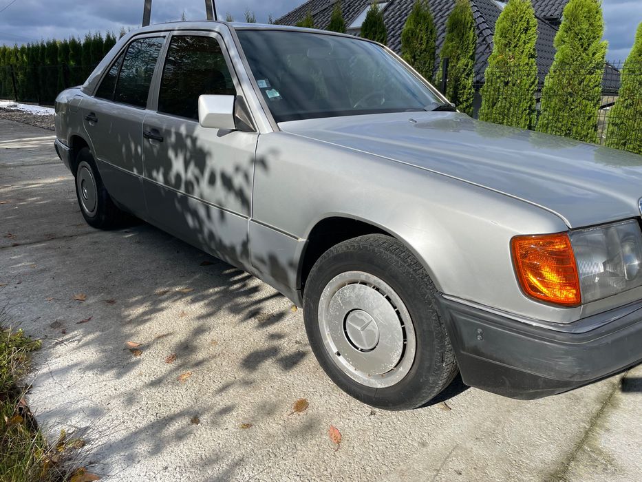 Mercedes w124  3.0  bez korozji super stan