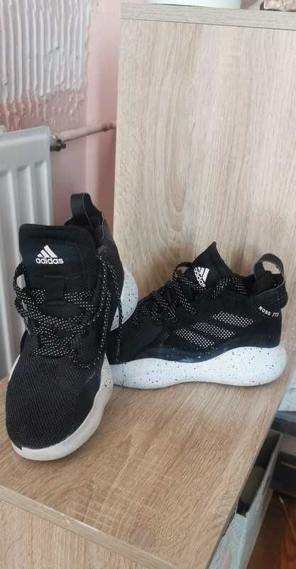 Buty Adidas (stan bardzo dobry, jak nowe)