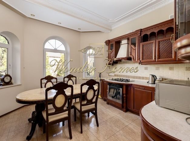 Продажа дома 460 м2  в Софиевская Борщаговка, бессейн, сауна, сад.