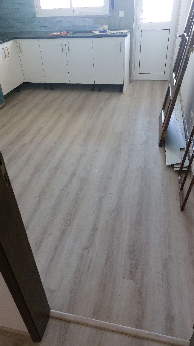 Aplicação de pavimento flutuante