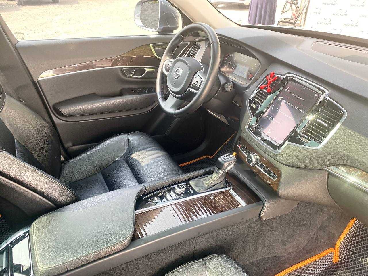 Volvo XC90 2015 рік