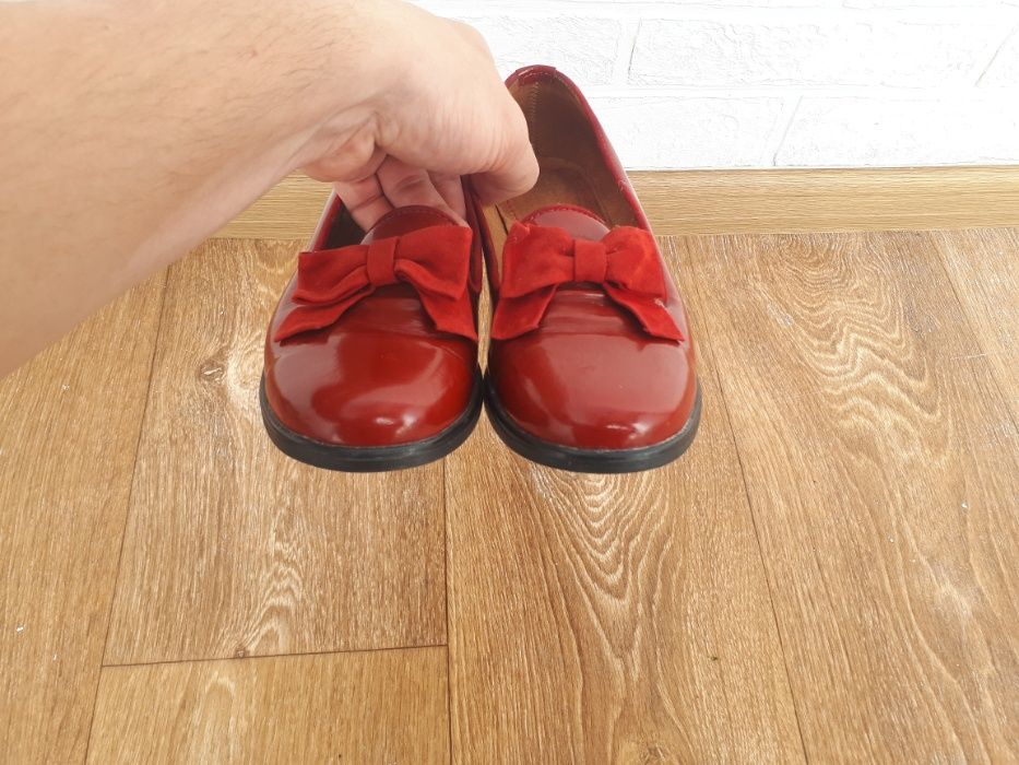 Продам шкіряні туфлі, лофери, балетки 38