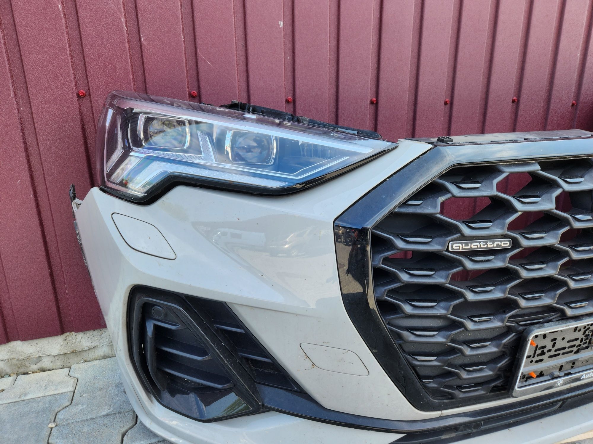 Бампер audi q3 83a s line фари audi q3 matrix