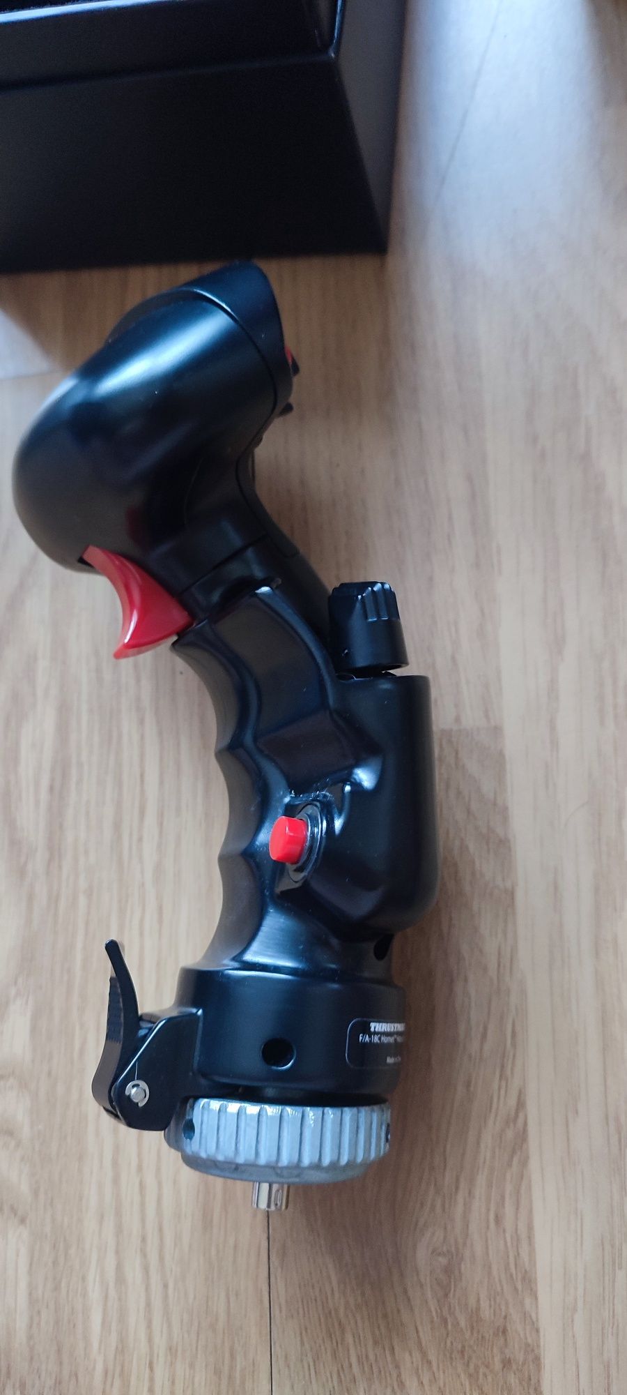 Rączka (grip) do joystick'a firmy Trustmaster