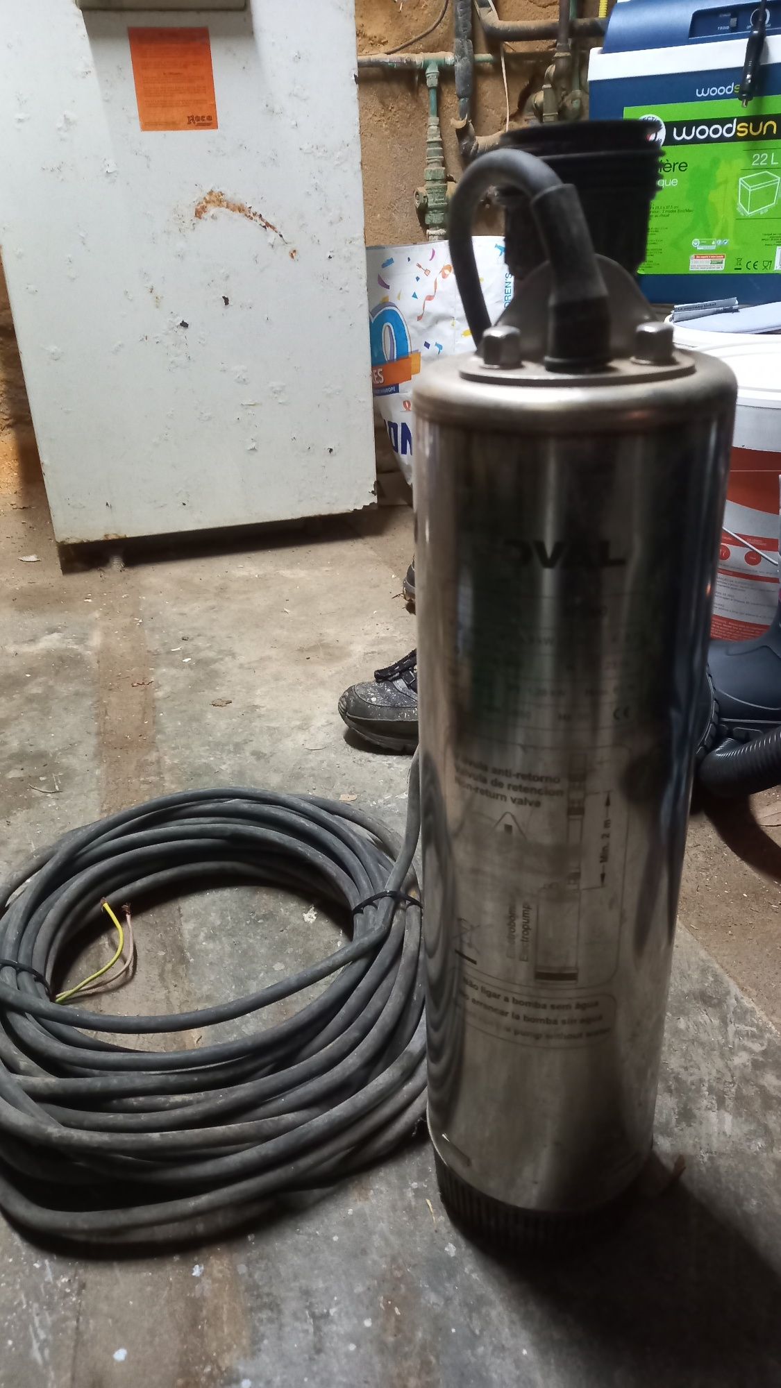 Bomba trifásica de tirar água