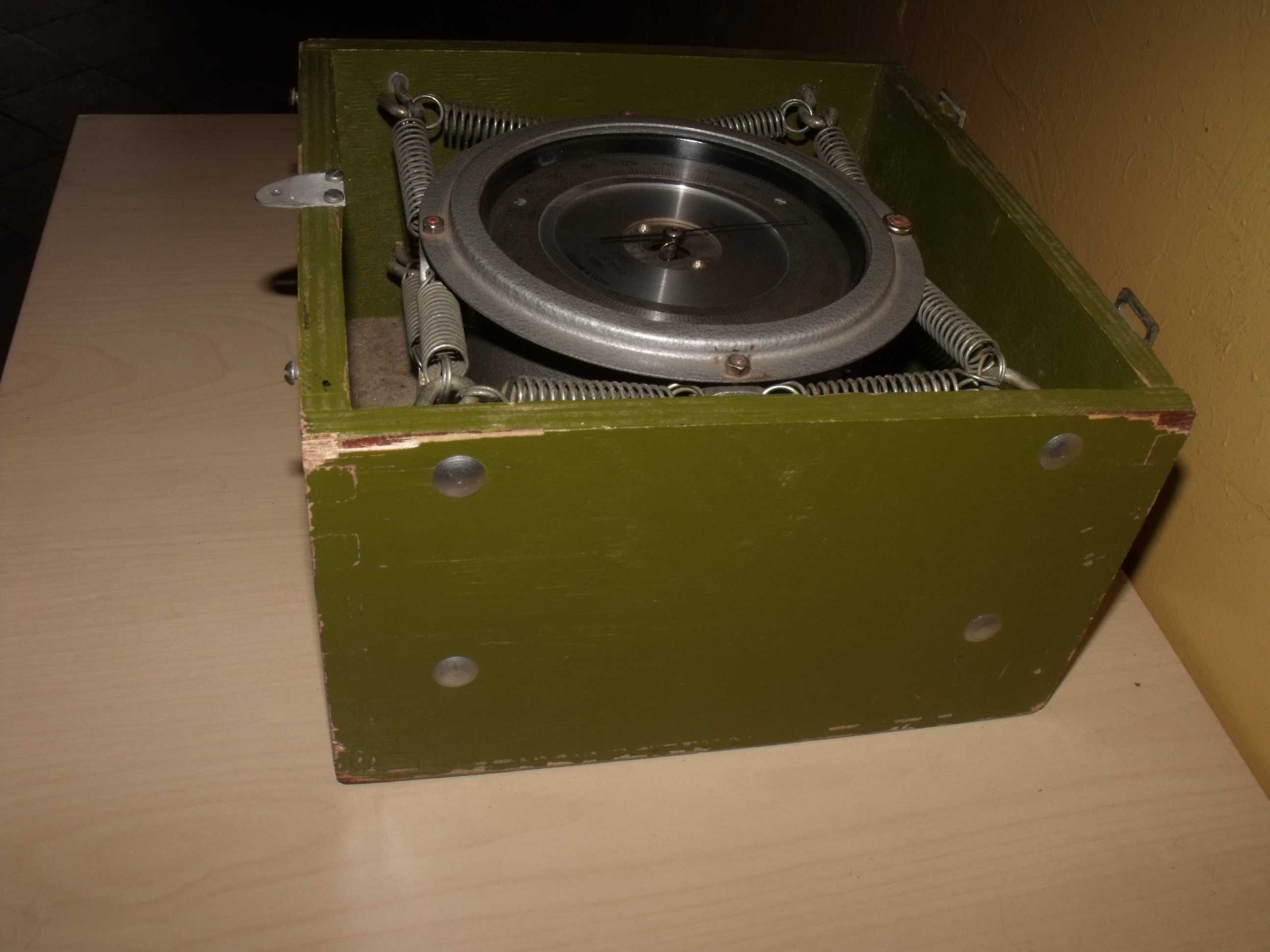 Barometr Aneroid Meteorologiczny M67