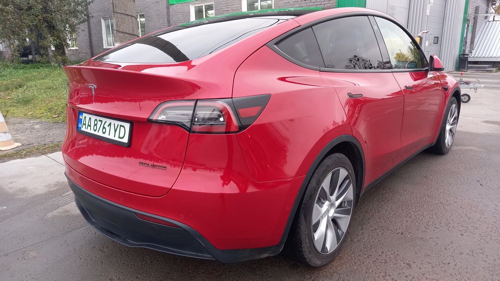 Tesla Model Y 2021, Dual motor, 82kW