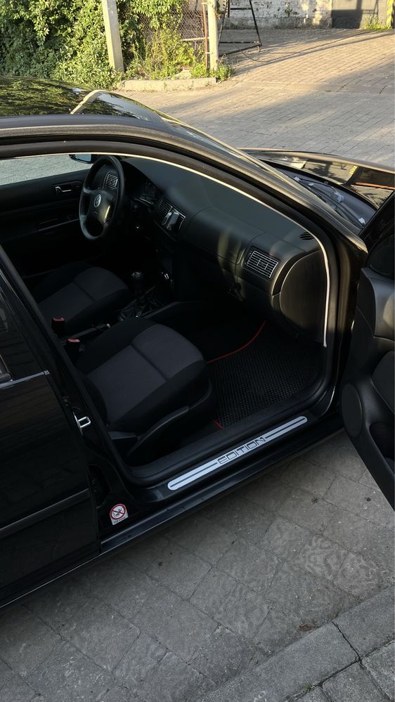 Volkswagen 4 рік 2001