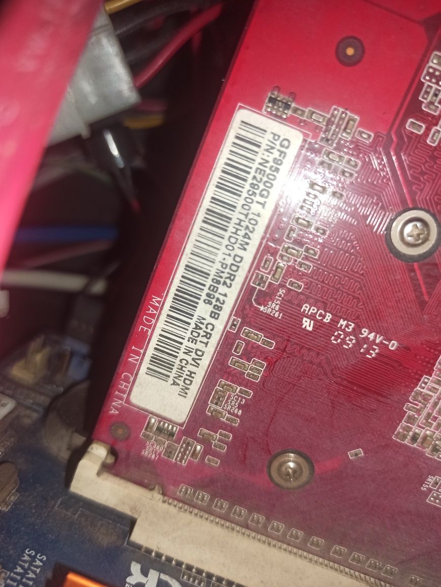 Komputer (na części lub w całości) Działa Windows 10.
