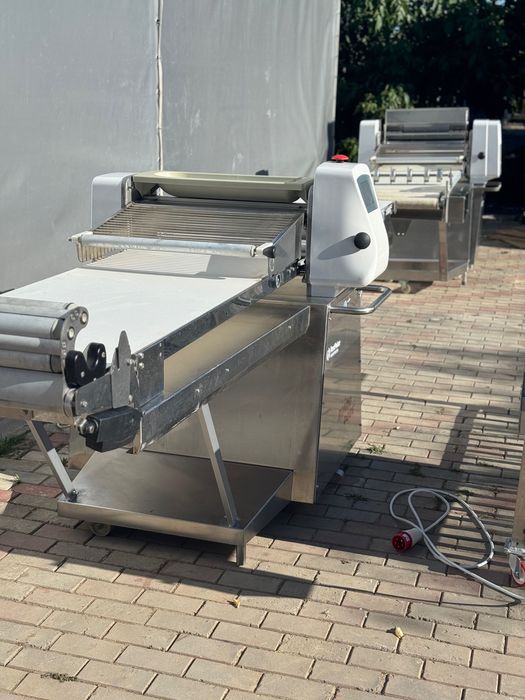 Тістораскатка Тістороскаточна машина Rondo Doge