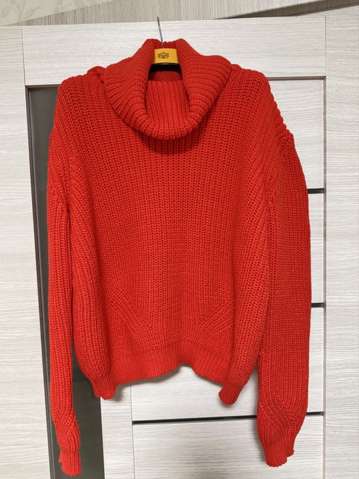 Продам свитер кофту яркую оранжевую оранж