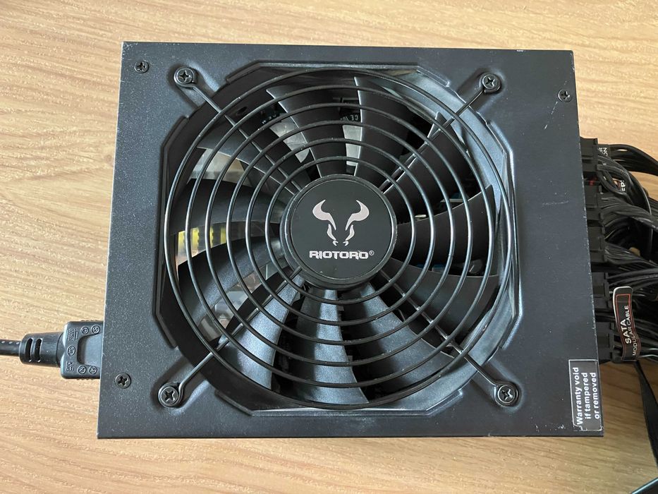 Fonte de alimentação 1200W GOLD Modular - Riotoro Builders Edition