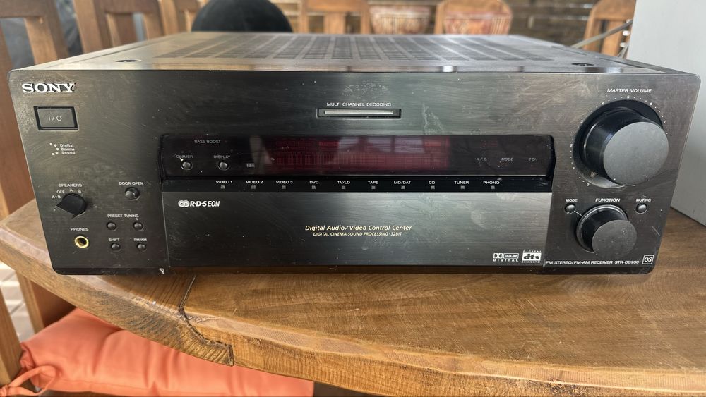 Sony Digital Audio/Video Control Center 5.1 STR-DB930