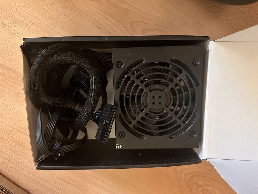 Corsair CV550.