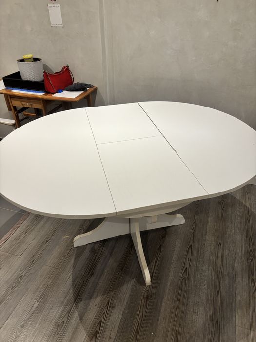 Mesa de jantar branca