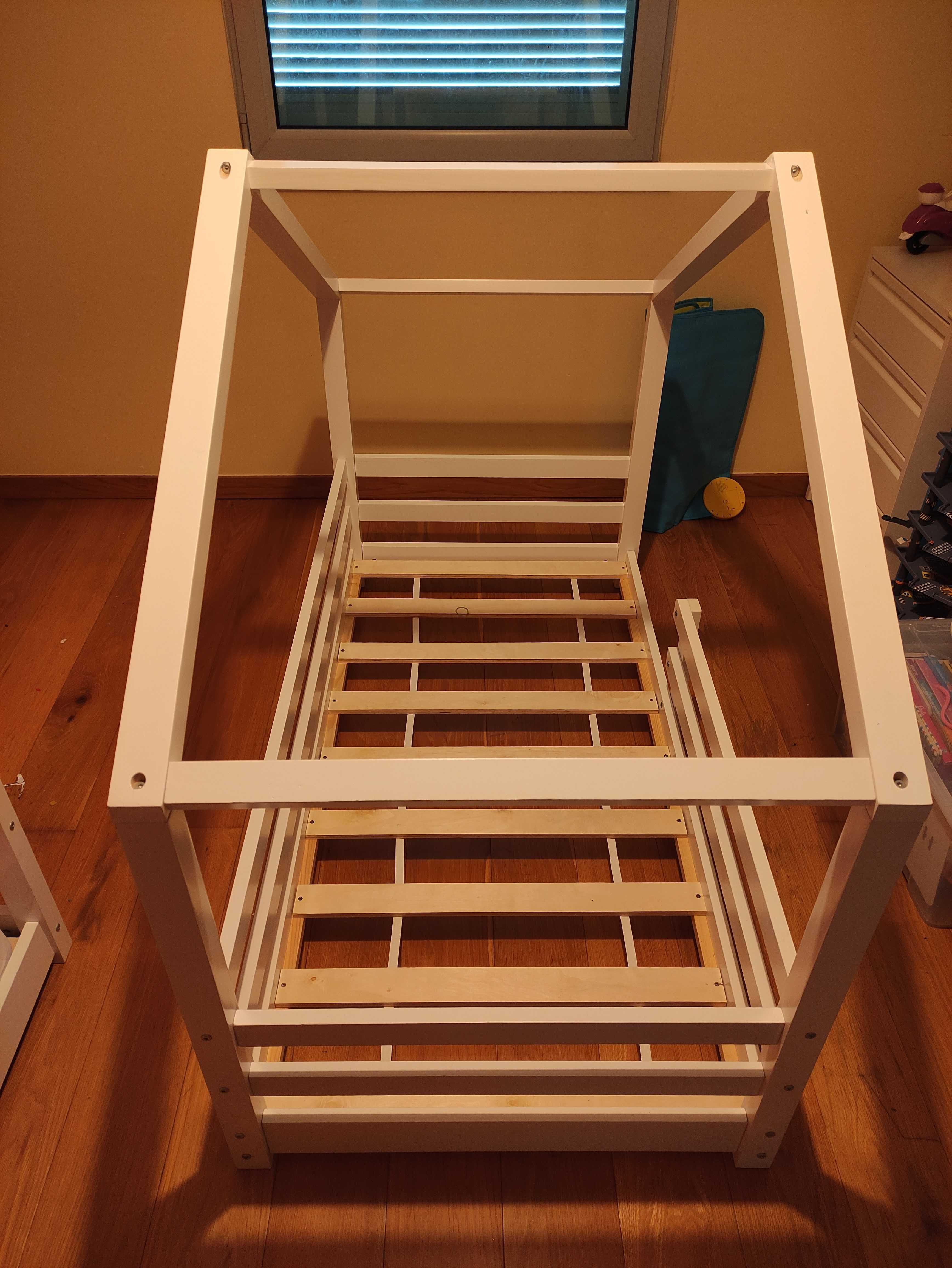 Cama Infantil Montessori 70x140 cm – Casinha em Madeira de Pinho