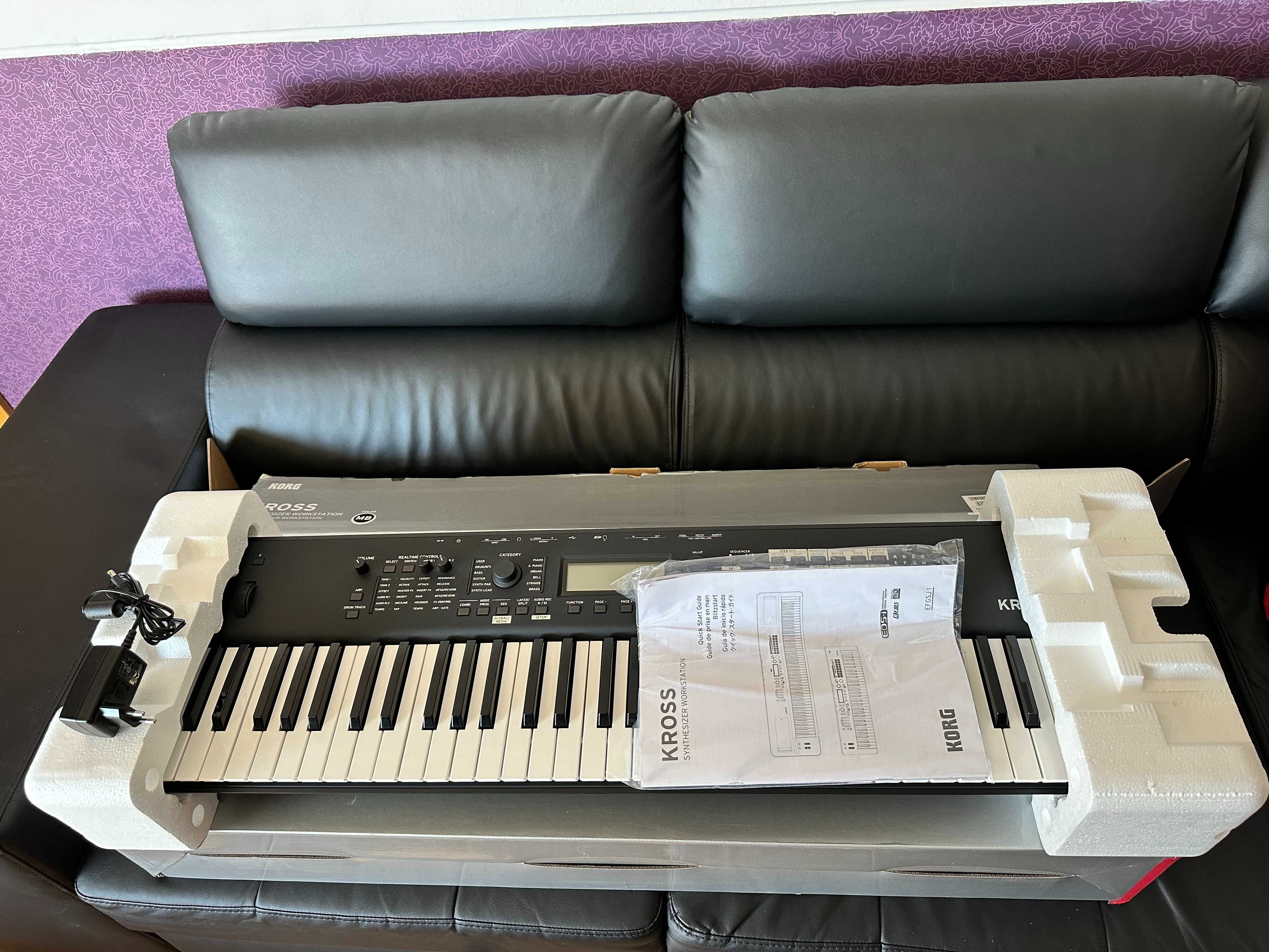 Teclado KORG KROSS 2 - Na Caixa! (Pouquíssimo uso!)