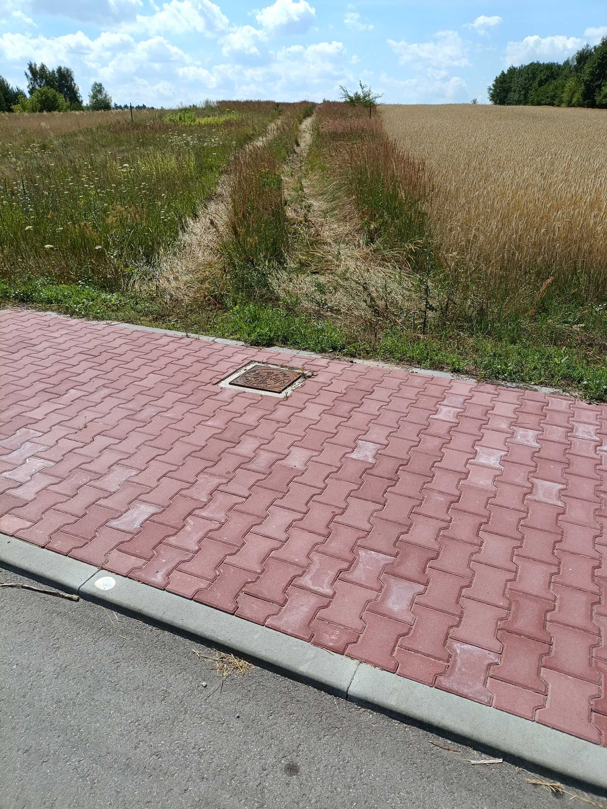 Sprzedam działkę budowlaną w Lipsku przy ulicy Gospodarczej.