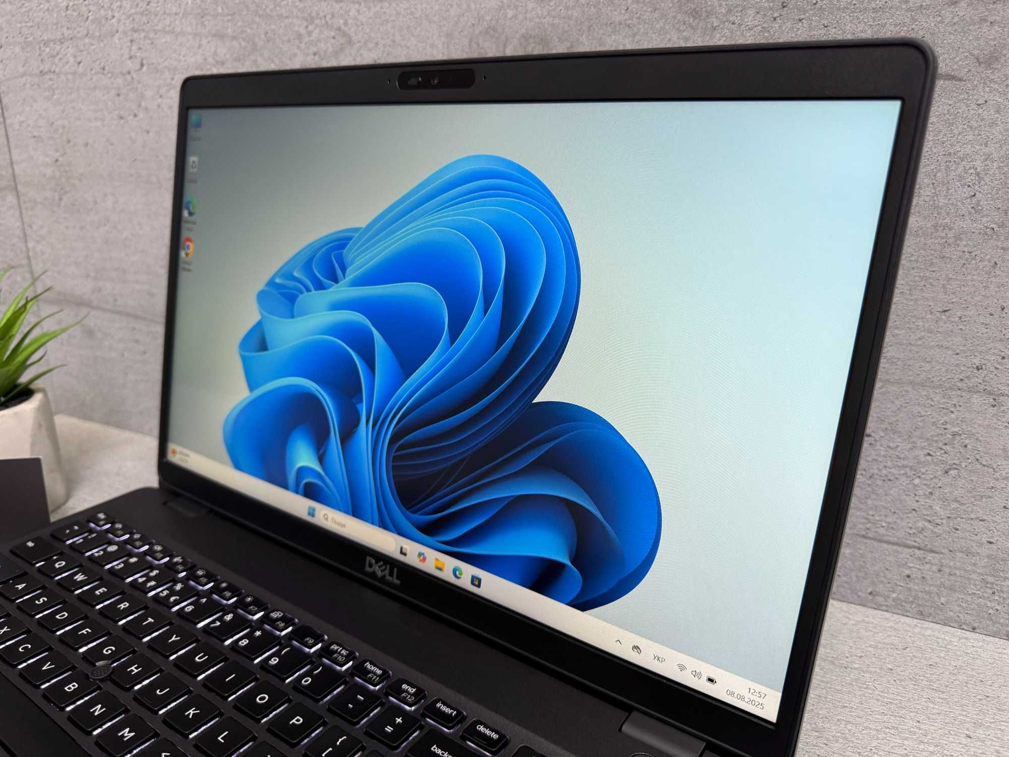 Надійний ноутбук Dell 5500/8gb ddr4/I5-8265U/256gb ssd/15.6 FullHD ips