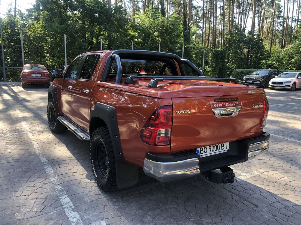 Продаю Toyota Hilux 2017 2,4