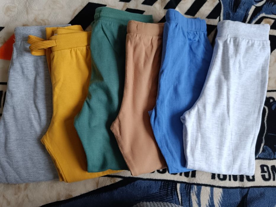 Zestaw 12 spodni dresowych dla dzieci 134