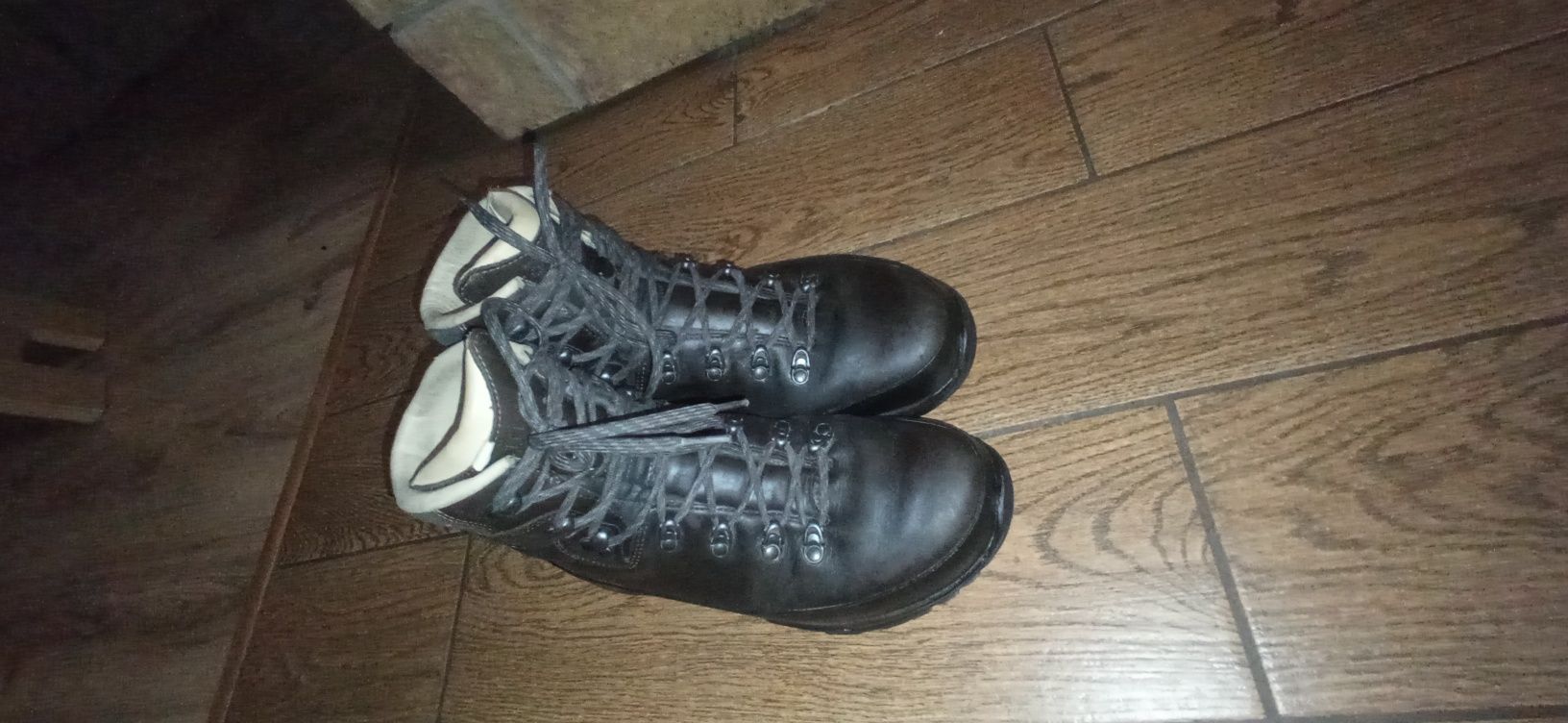 Buty LOWA 43,5 trekkingowe górskie myśliwskie meindl scarpa aku