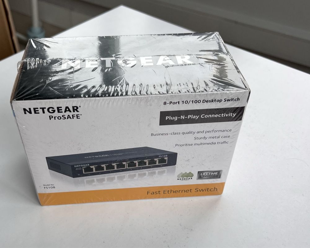 Netgear prosafe FS108 8-port 10/100 desktop switch