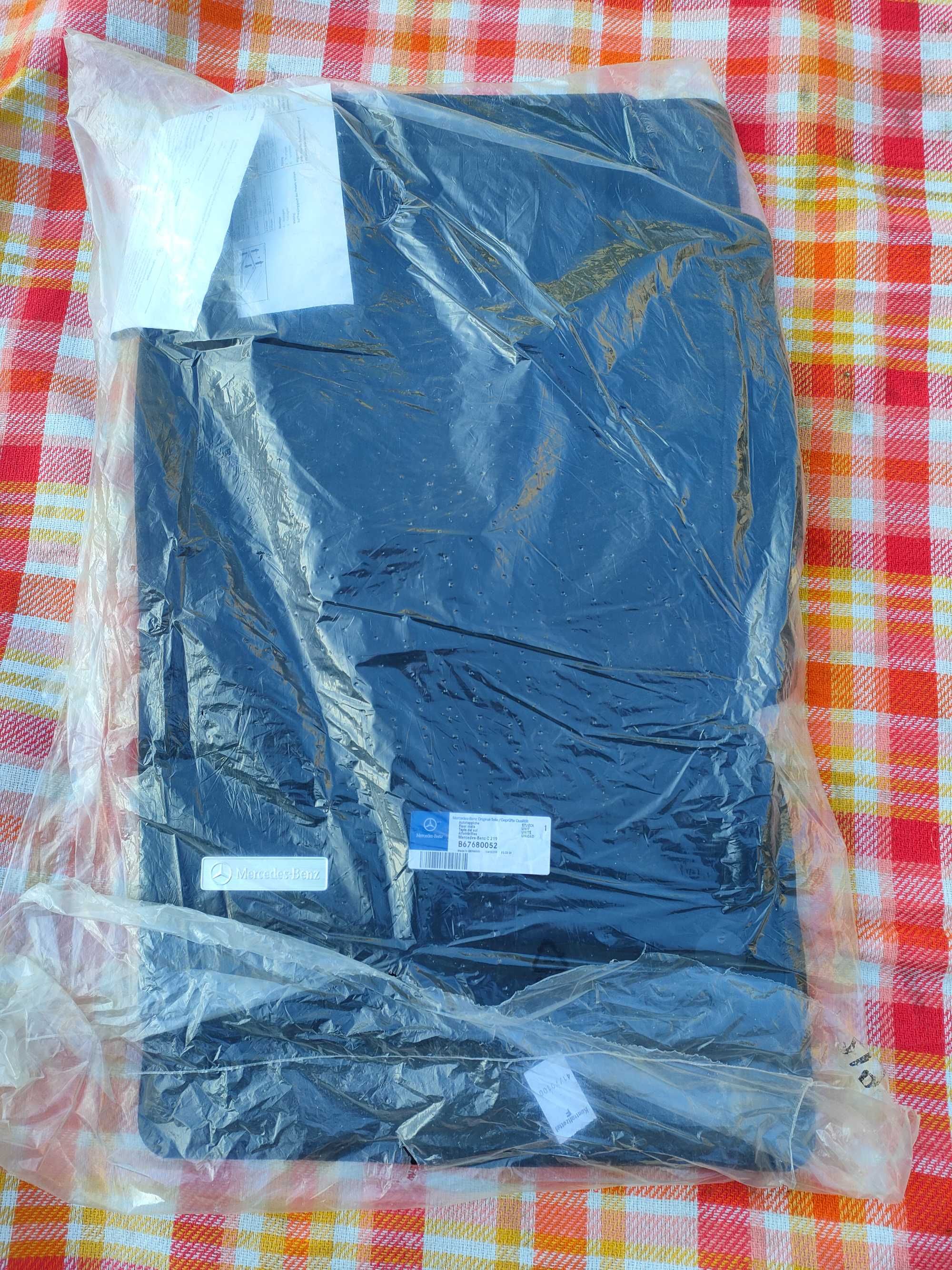 Oryginalne dywaniki welurowe Mercedes CLS W219 C219 W211 S211
