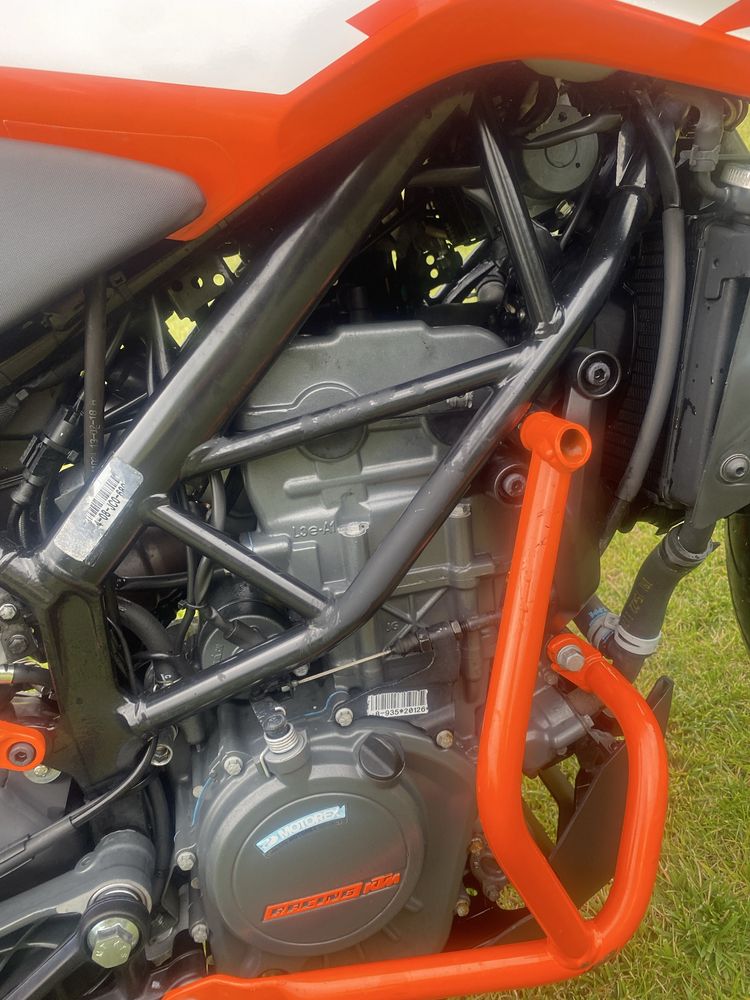 Ktm duke 125 18r. Akrapovic