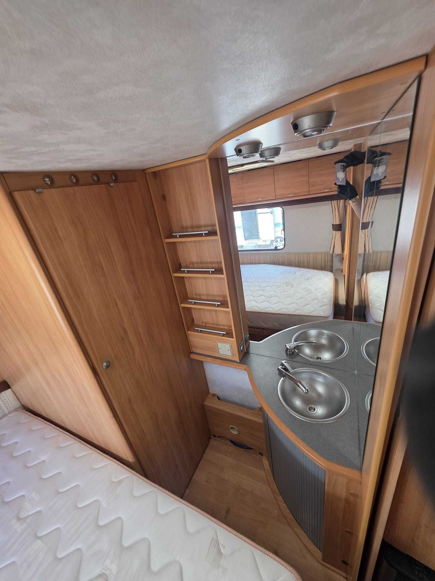 CARAVANA INGLESA ADRIA